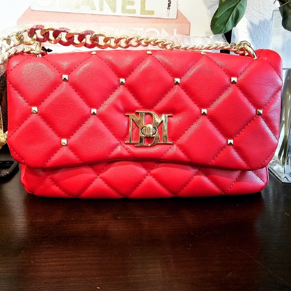 Badgley Mischka Red Quilted Chain Shoulder Bag. - Picture 1 of 9